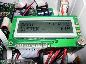 Akkuspannung + Lüfterstatus Akkuspannung + Lüfterstatus